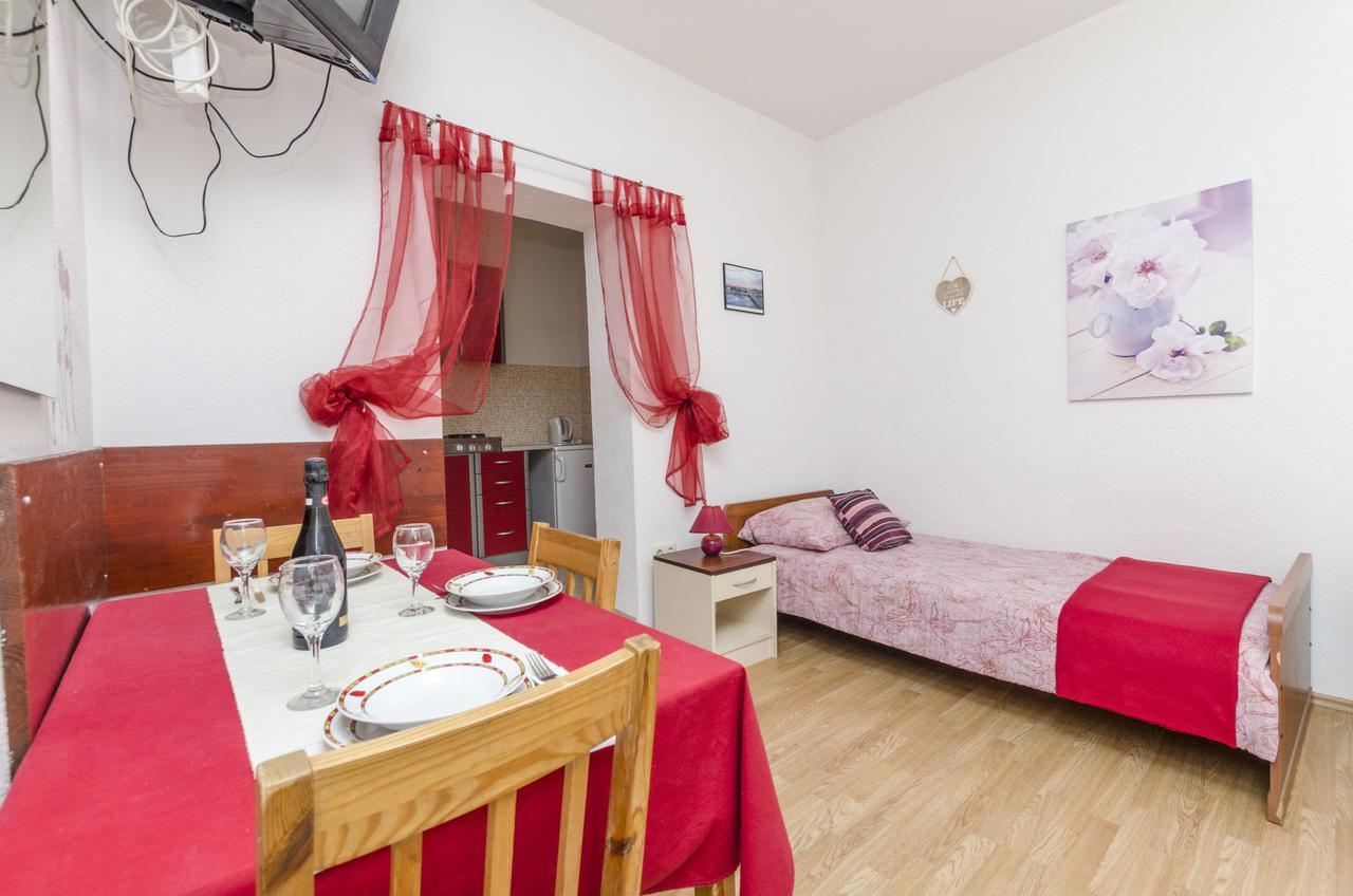 Apartments Ivana Нин Екстериор снимка