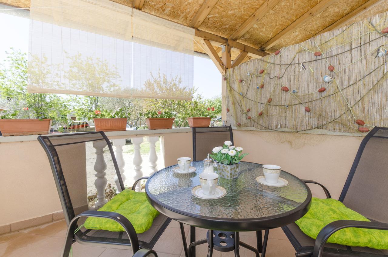 Apartments Ivana Нин Екстериор снимка