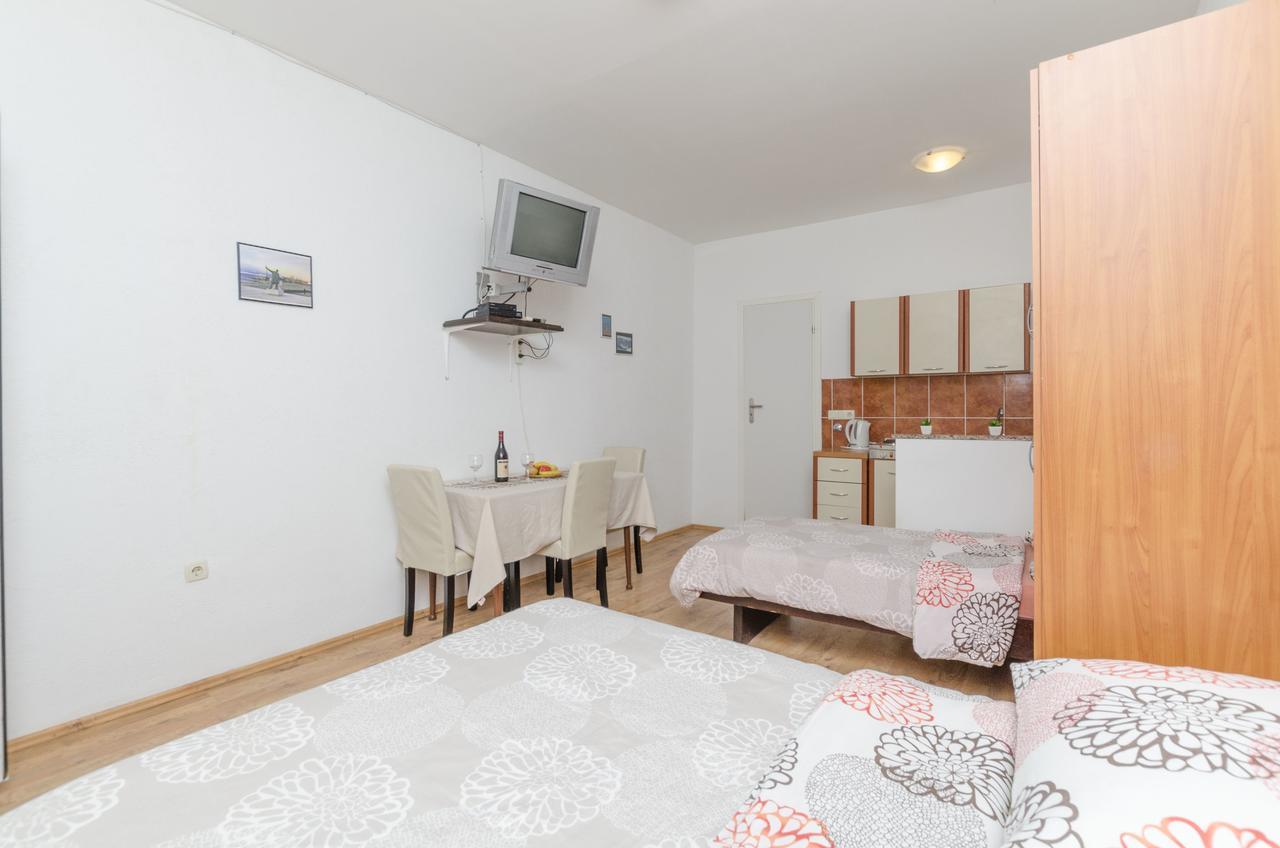 Apartments Ivana Нин Екстериор снимка