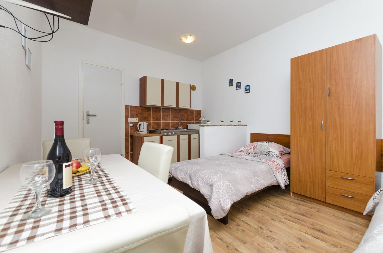 Apartments Ivana Нин Екстериор снимка